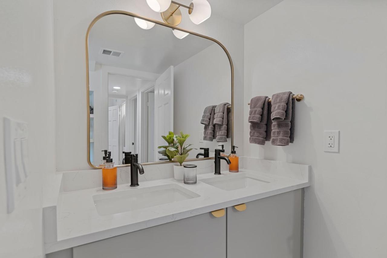 Peaceful Phoenix Getaway - Central Location, Family-Friendly & Pool Table! Esterno foto